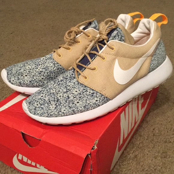 nike roshe run qs